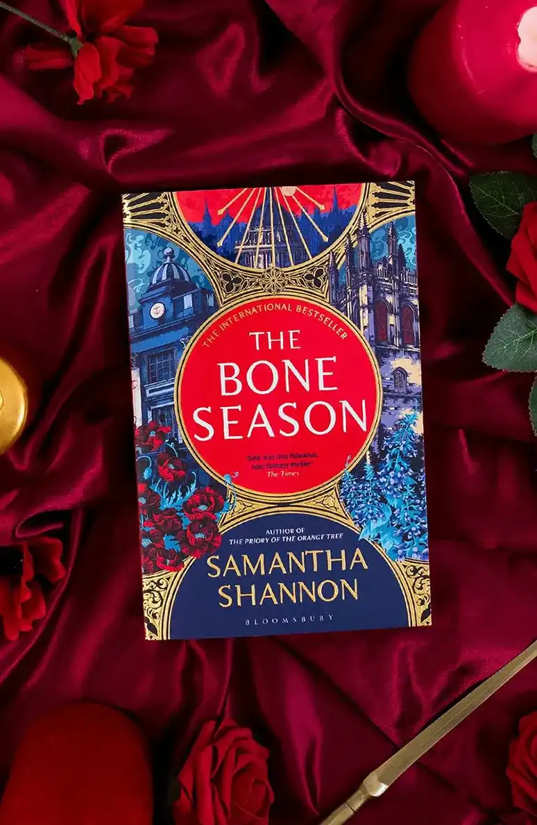 The Bone Season by Samantha Shannon (Paperback)