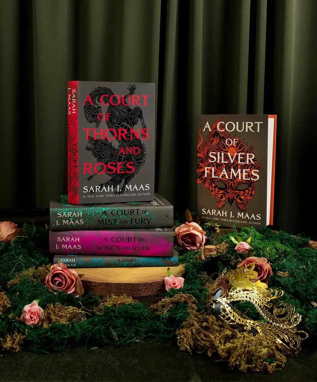 A Court of Thorns and Roses Hardback Box Set by Sarah J. Maas (Hardback)