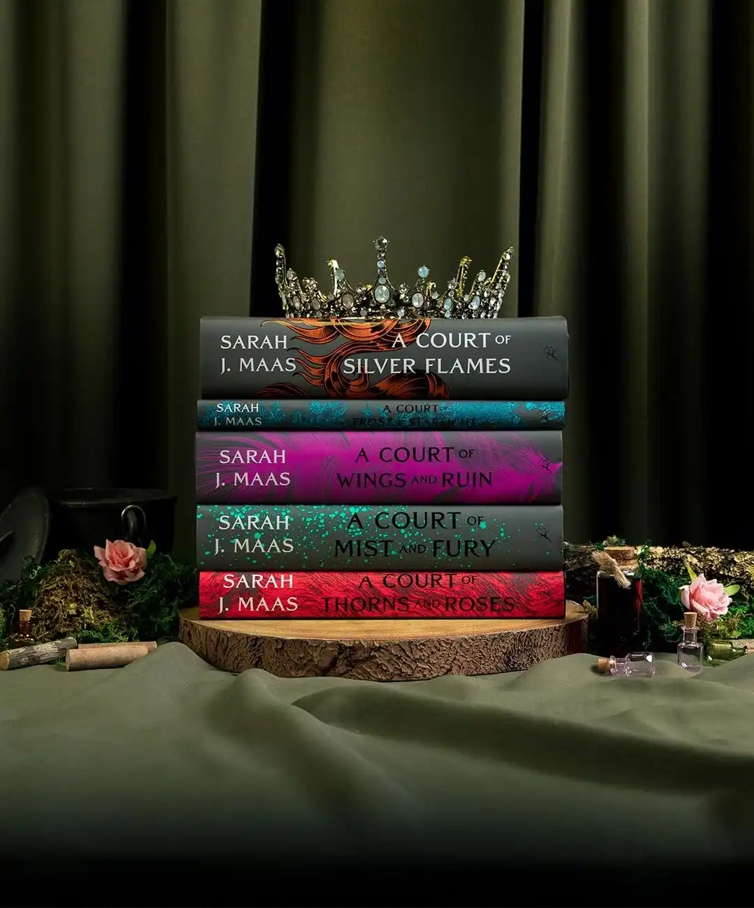 A Court of Thorns and Roses Hardback Box Set by Sarah J. Maas (Hardback)